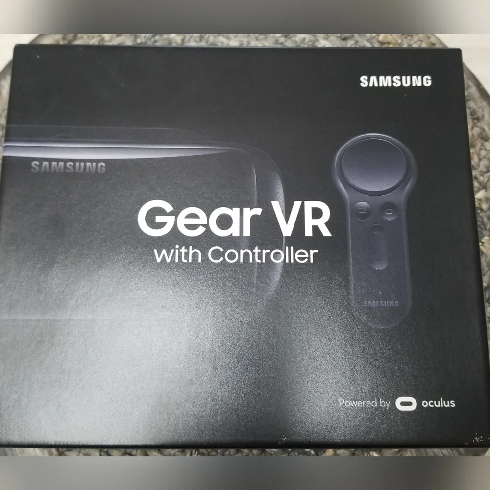 Samsung Gear VR With Controller